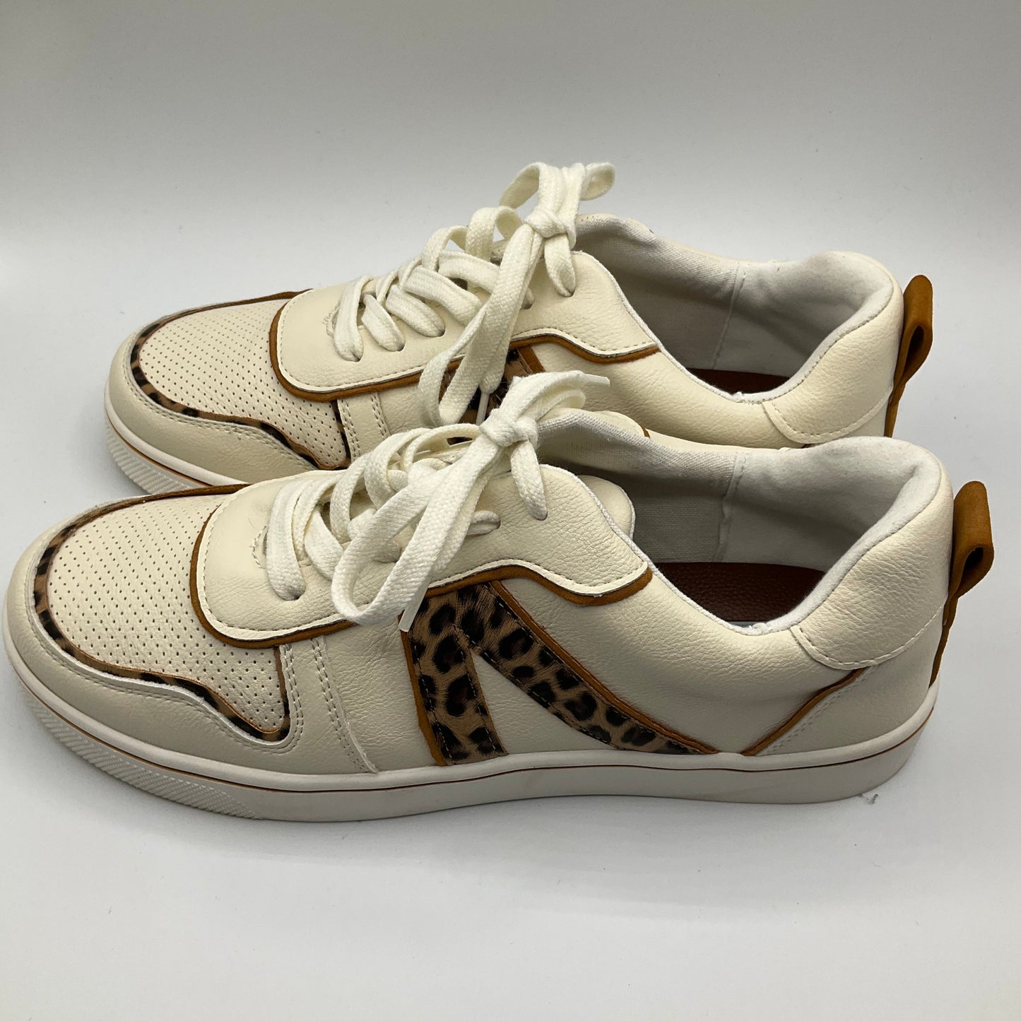 Animal Print Shoes Athletic Mia, Size 7.5