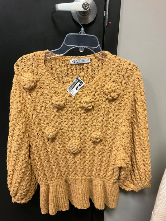 Top Long Sleeve By Zara In Yellow, Size: M