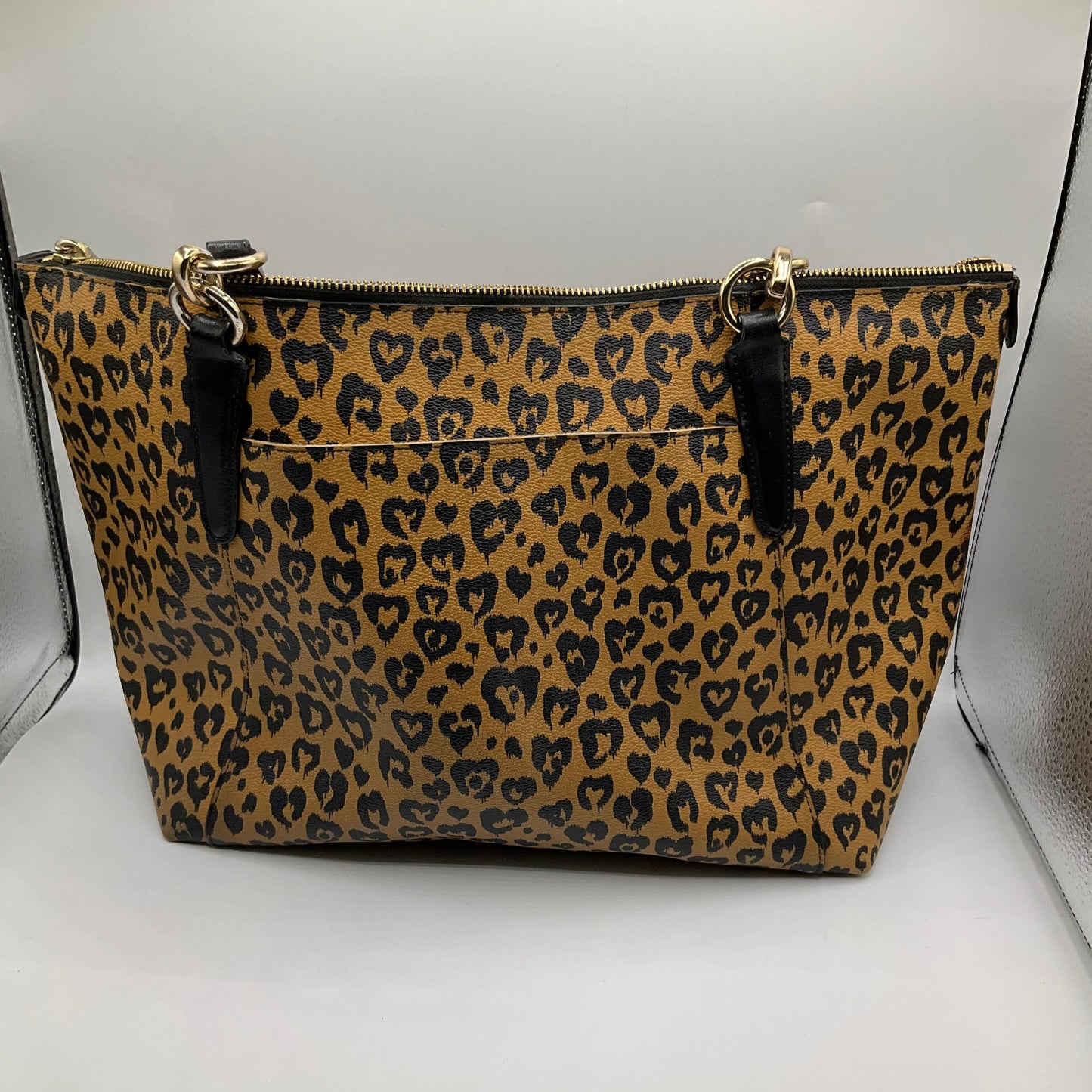 Handbag By Coach, Size: Large