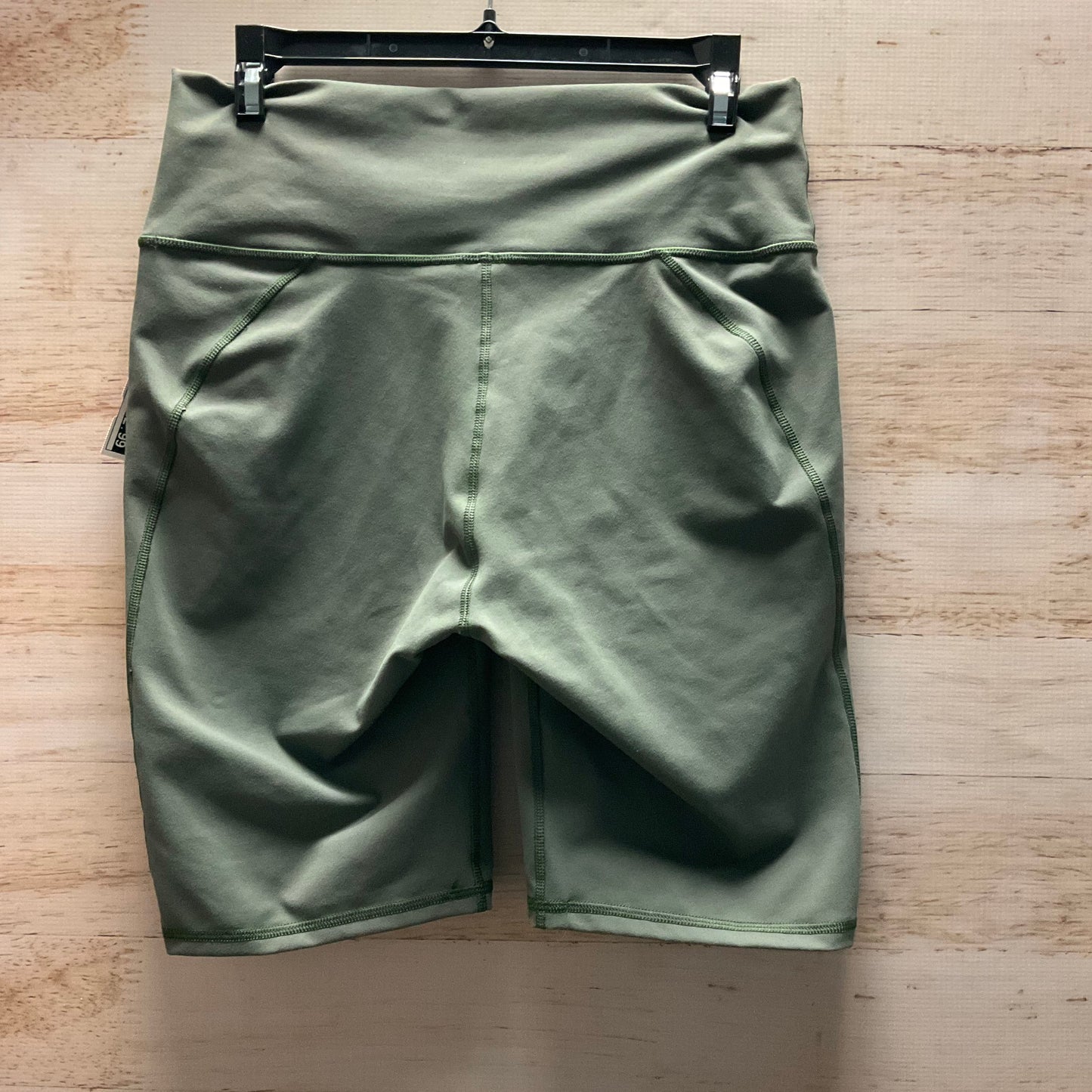 ATHLETIC SHORTS FABLETICS in GREEN, Size: L