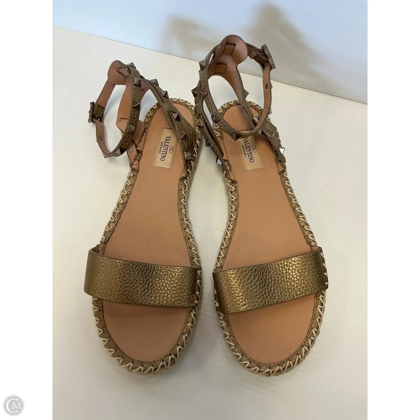 Sandals Designer By Valentino-garavani In Gold, Size: 9