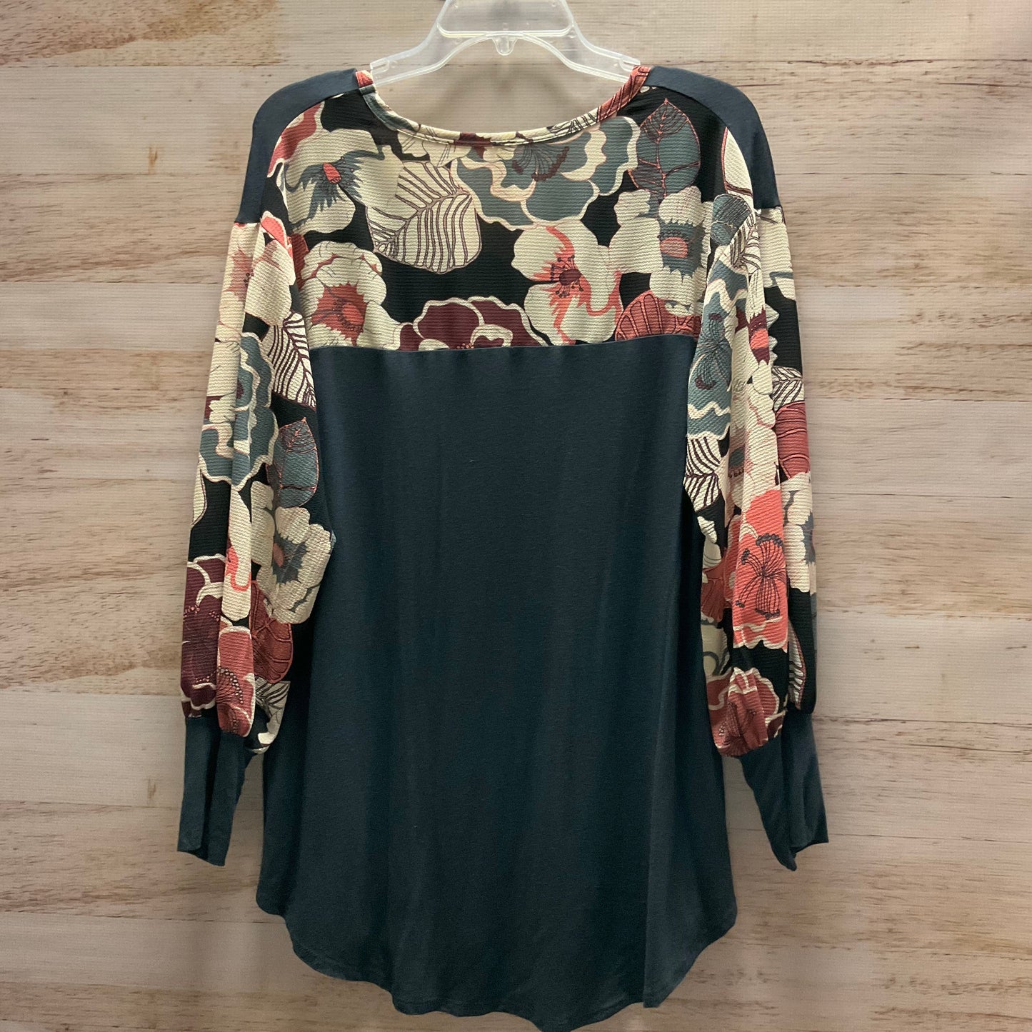 Top Long Sleeve By Clothes Mentor In Multi-colored, Size: Xl