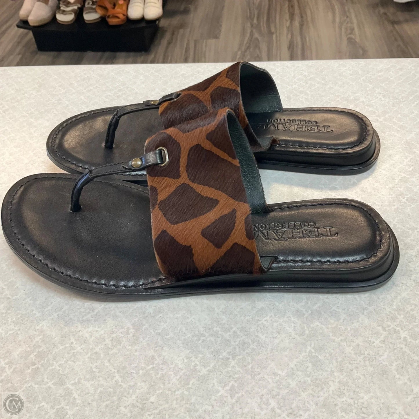 Sandals Flats By Clothes Mentor In Animal Print, Size: 6