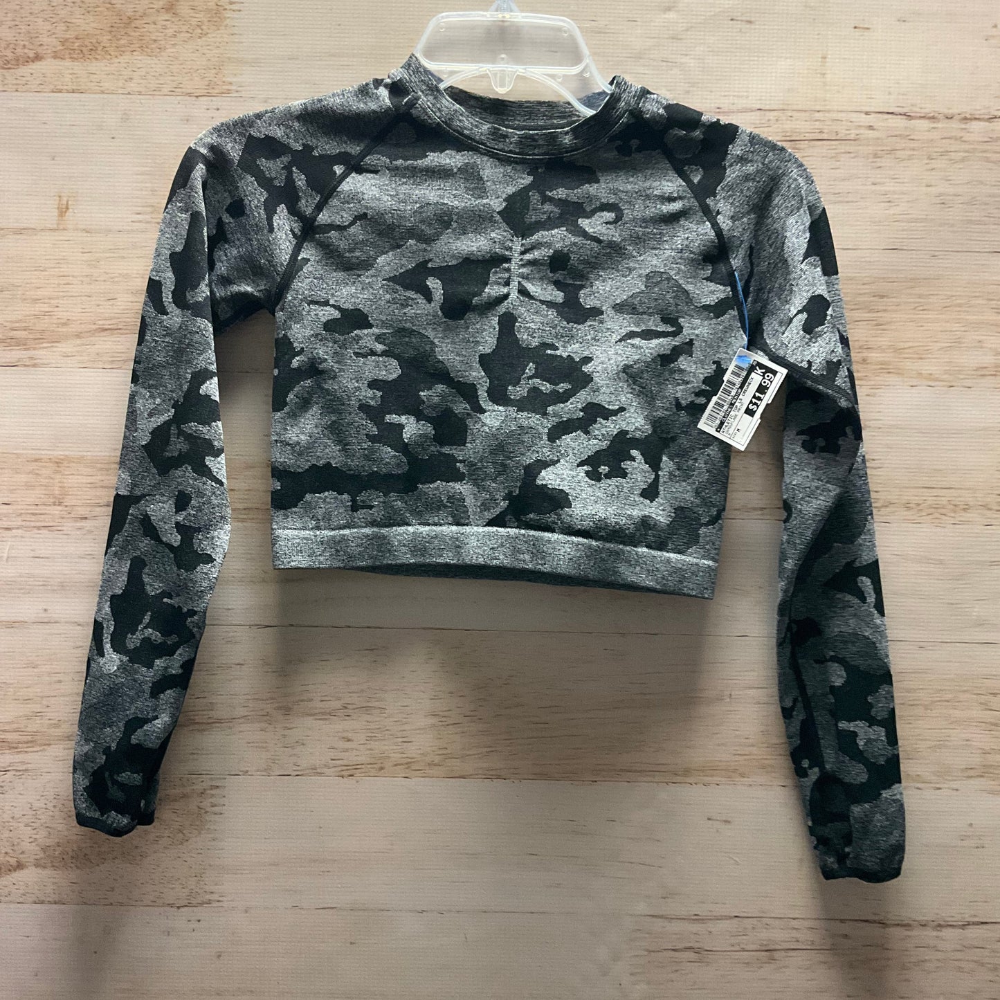 Athletic Top Long Sleeve Crewneck By Clothes Mentor In Camouflage Print, Size: M