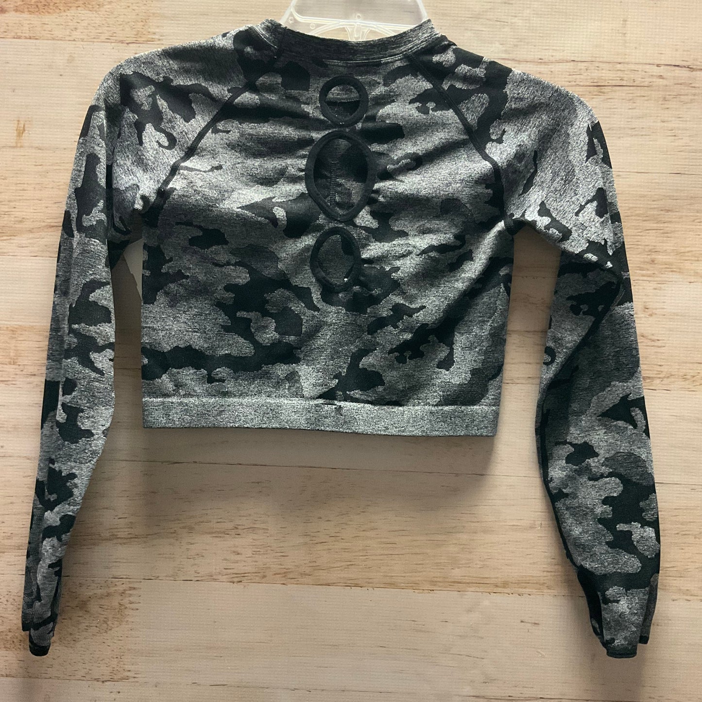 Athletic Top Long Sleeve Crewneck By Clothes Mentor In Camouflage Print, Size: M