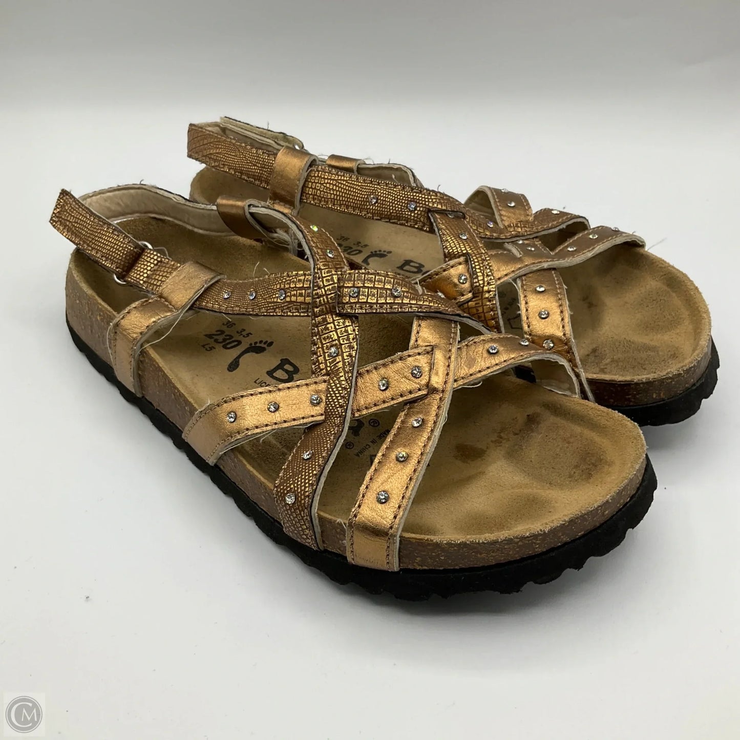 Sandals Flats By Clothes Mentor In Bronze, Size: 6