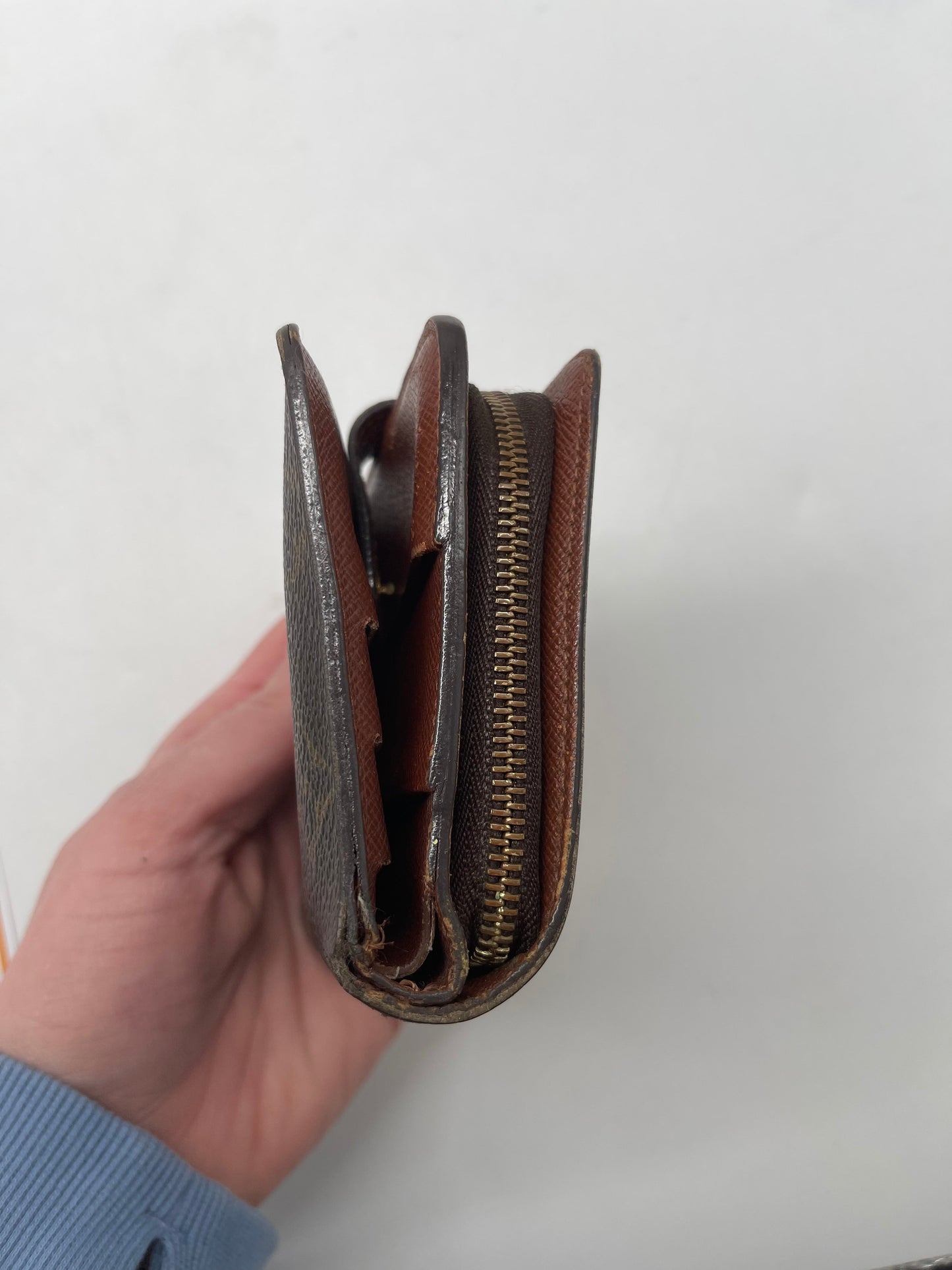 Wallet Luxury Designer By Louis Vuitton, Size: Medium