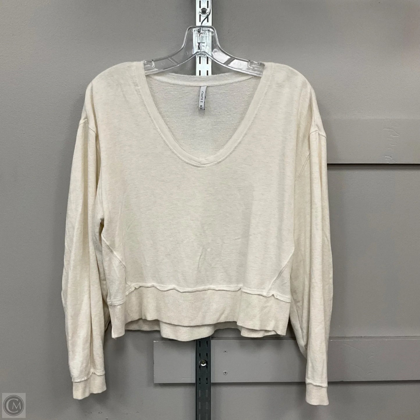 Top Long Sleeve By Clothes Mentor In White, Size: Xs