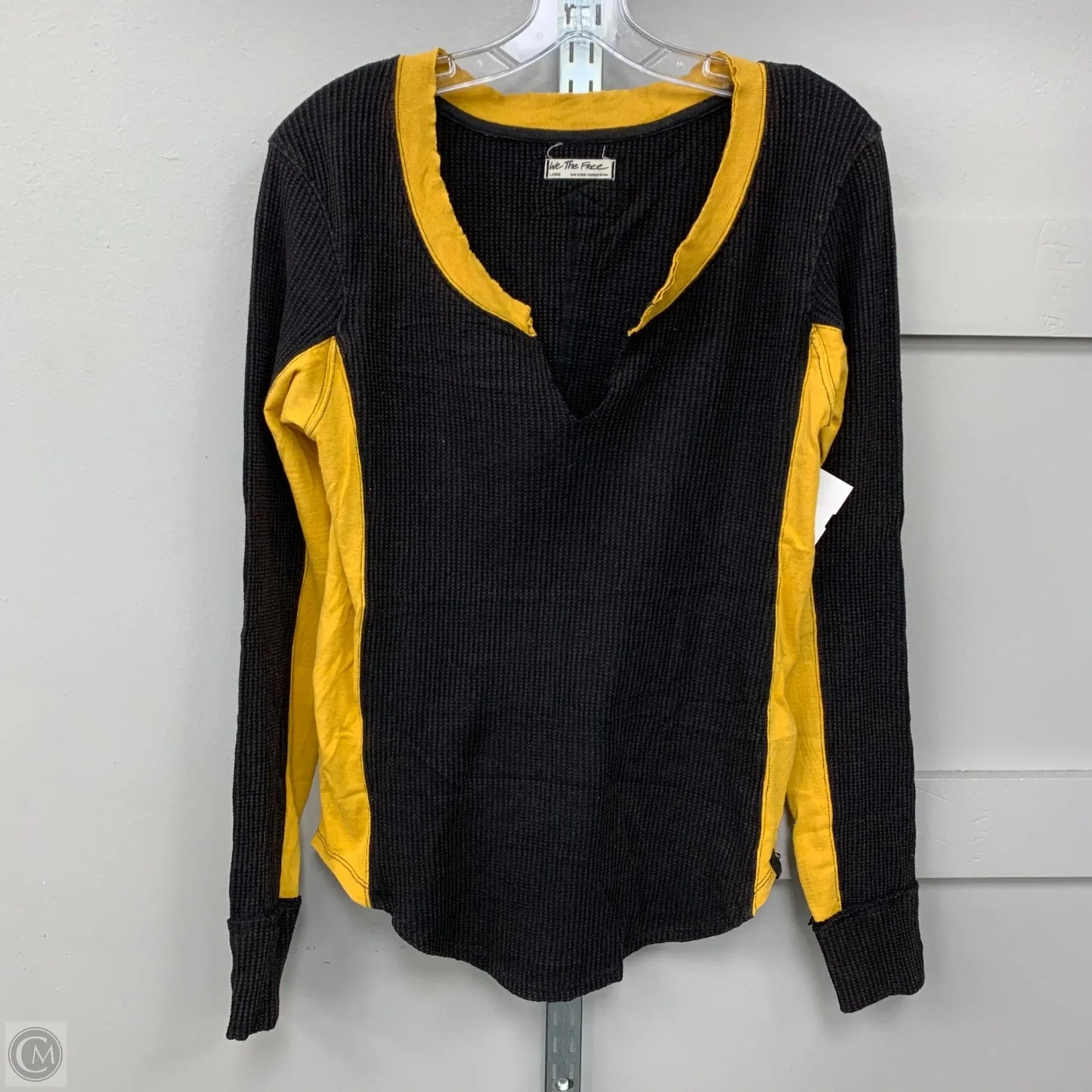 Top Long Sleeve By We The Free In Black & Yellow, Size: L
