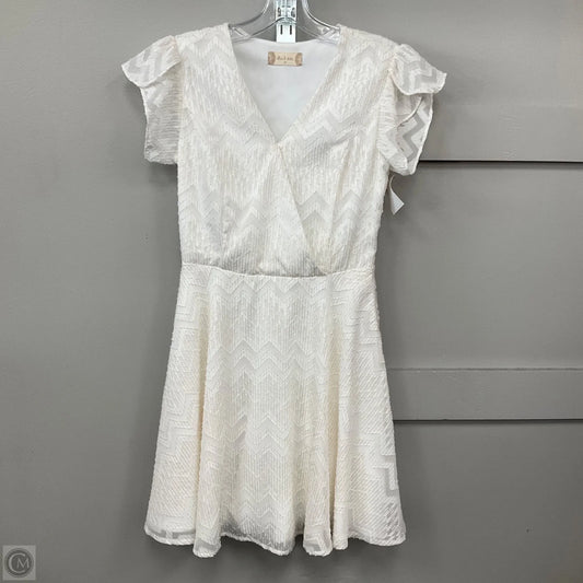 Dress Casual Short By Altard State In White & Gold, Size: Xs