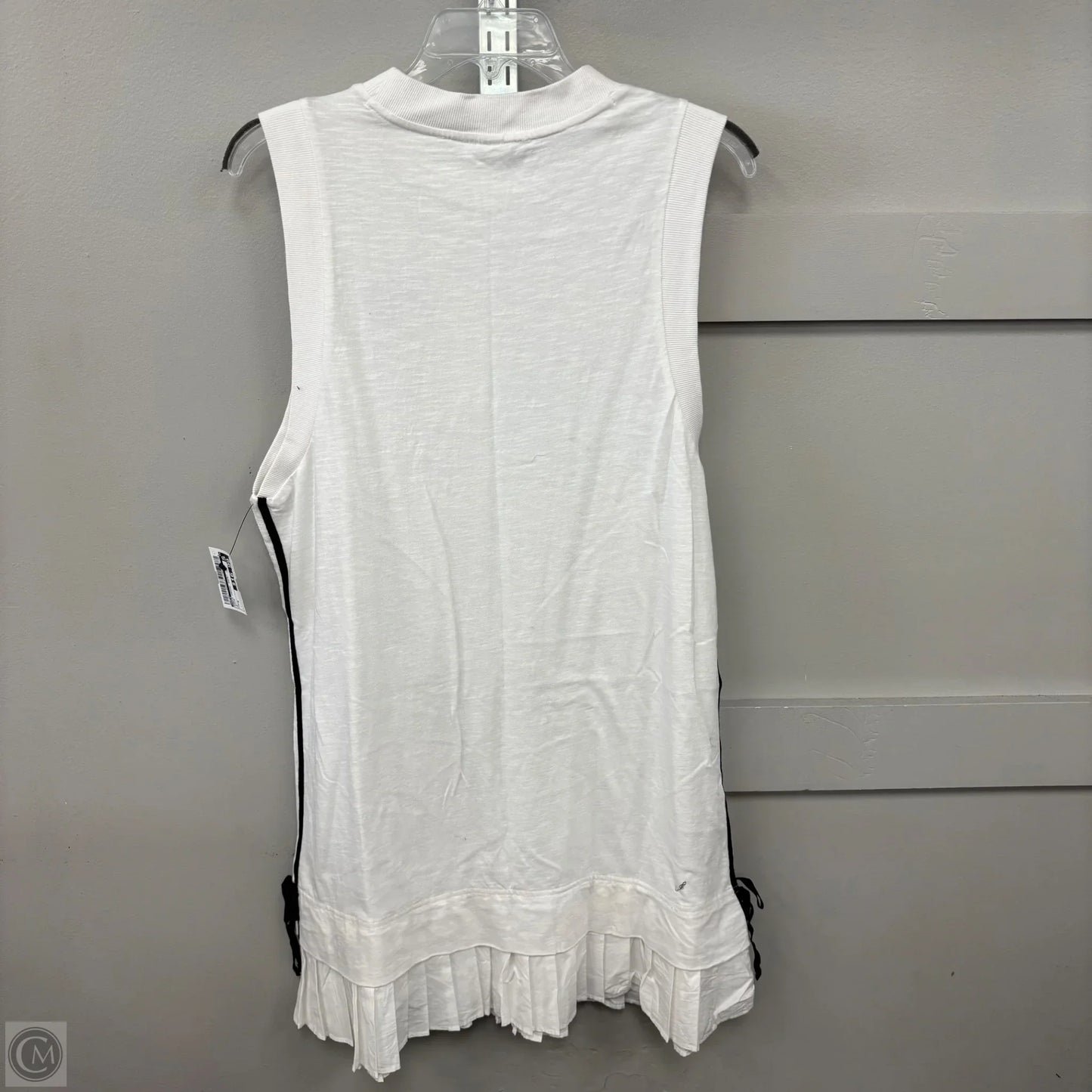Dress Casual Short By Gola In White, Size: M