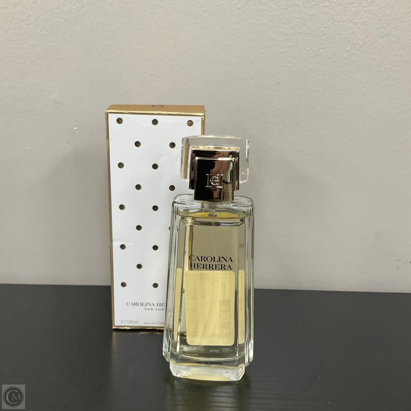 Fragrance Designer By Carolina Herrera, Size: Medium