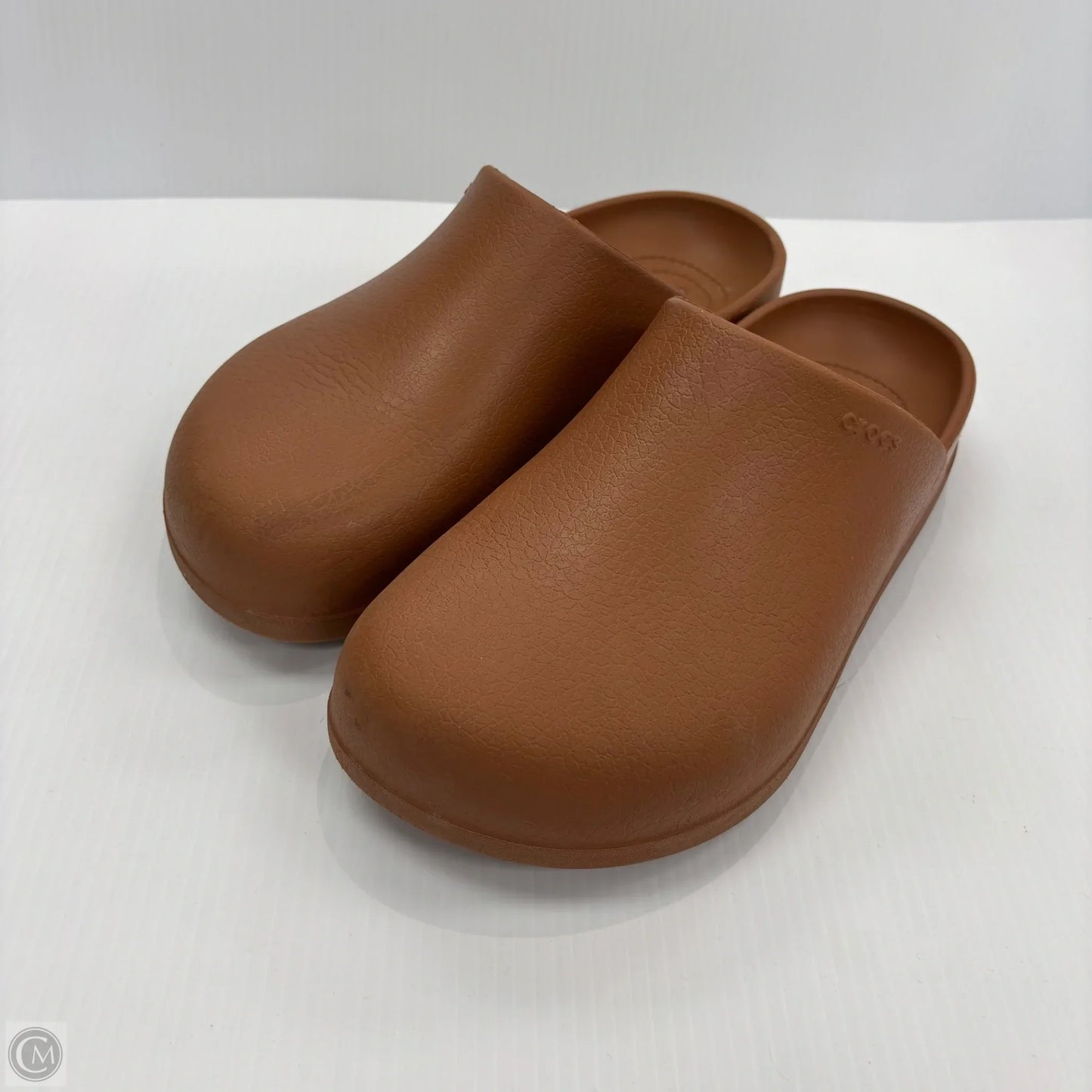 Shoes Flats By Crocs In Brown, Size: 7