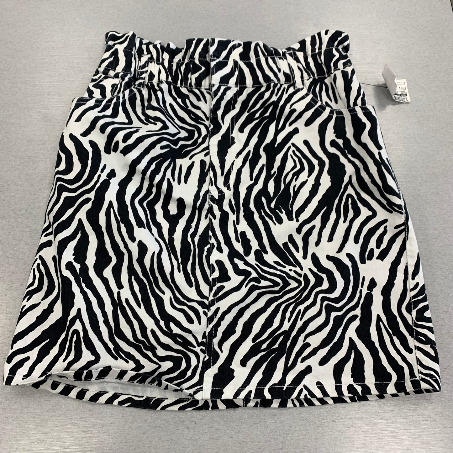 Skirt Mini & Short By Bar Iii In White Bengals Print, Size: 2