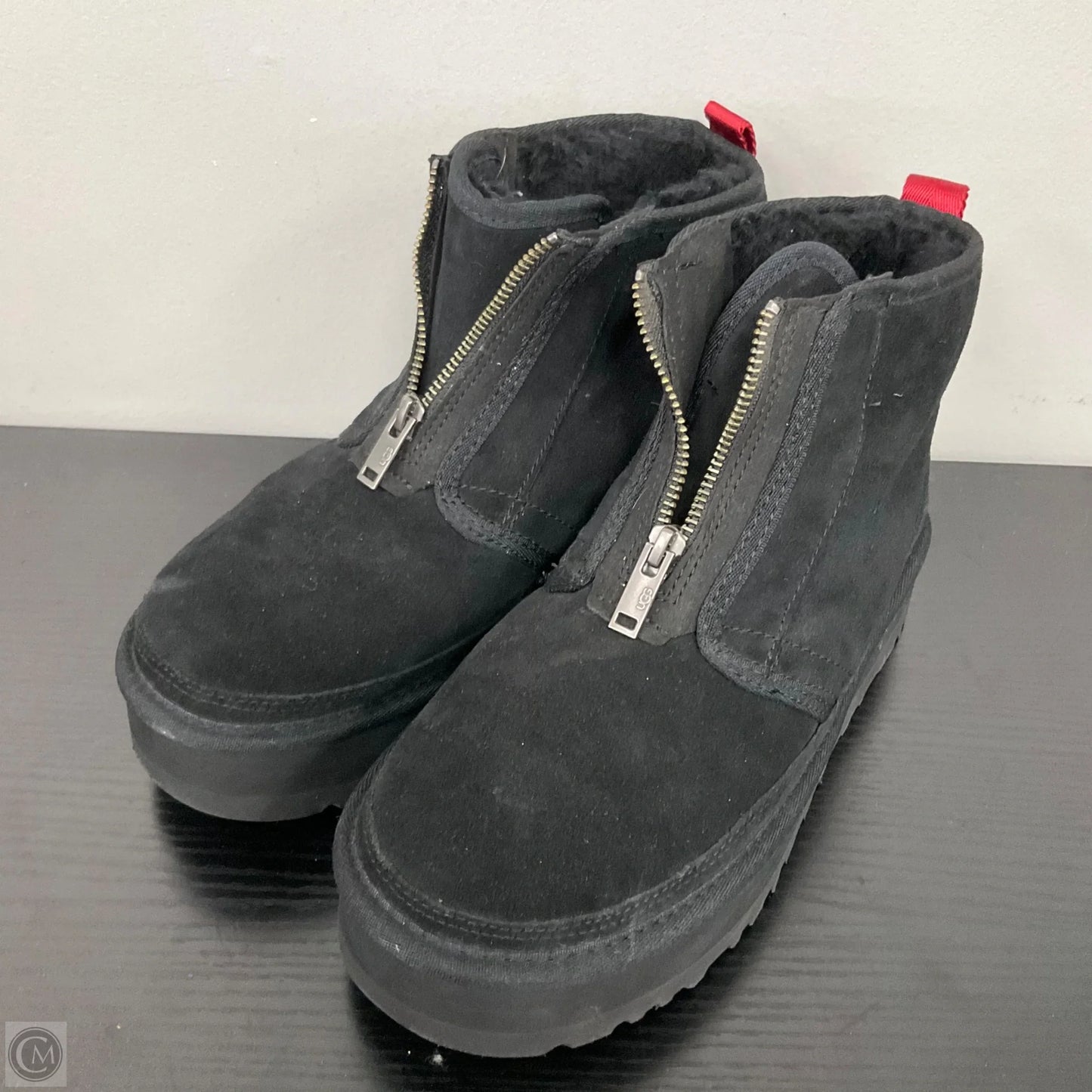 Boots Designer By Ugg In Black, Size: 8