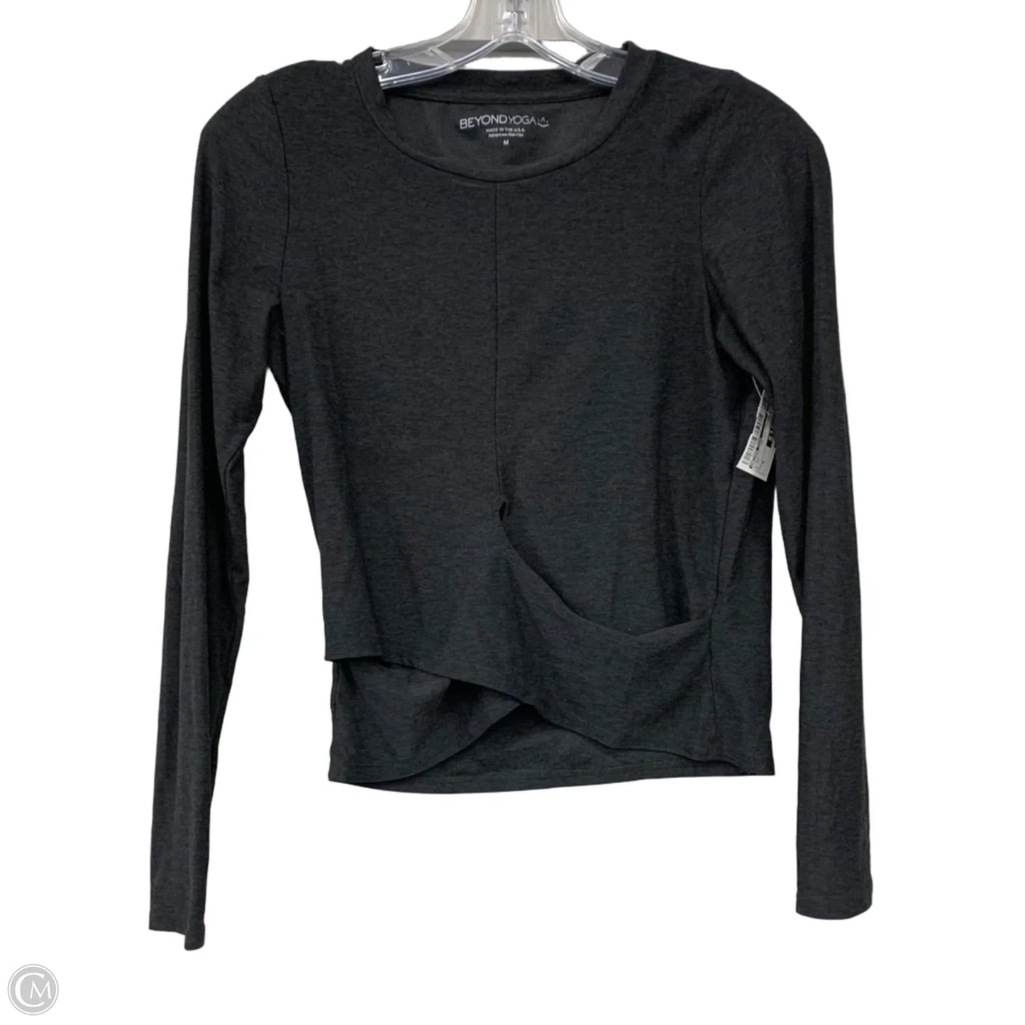 Athletic Top Long Sleeve Crewneck By Beyond Yoga In Black, Size: M