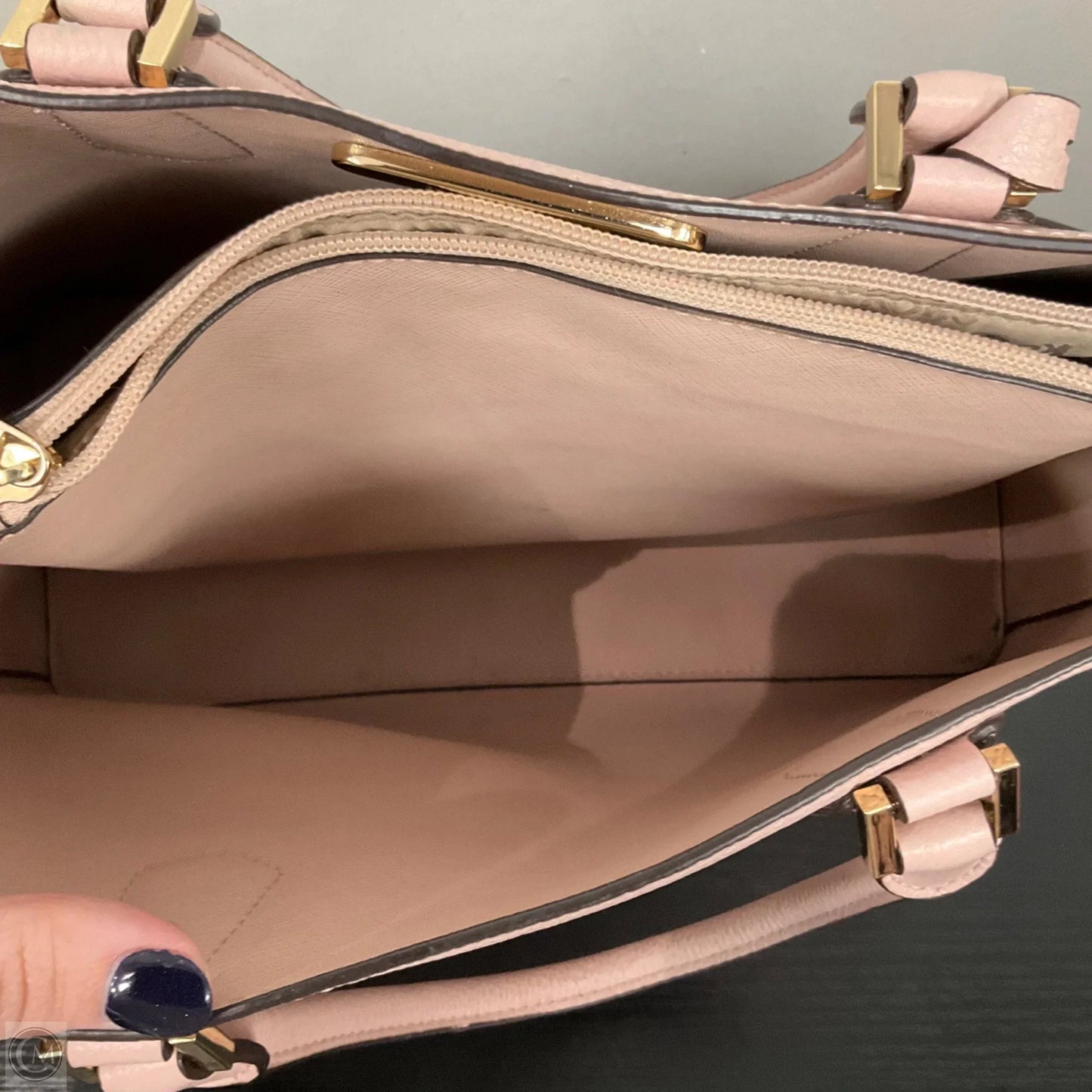 Handbag Designer By Michael Kors, Size: Medium