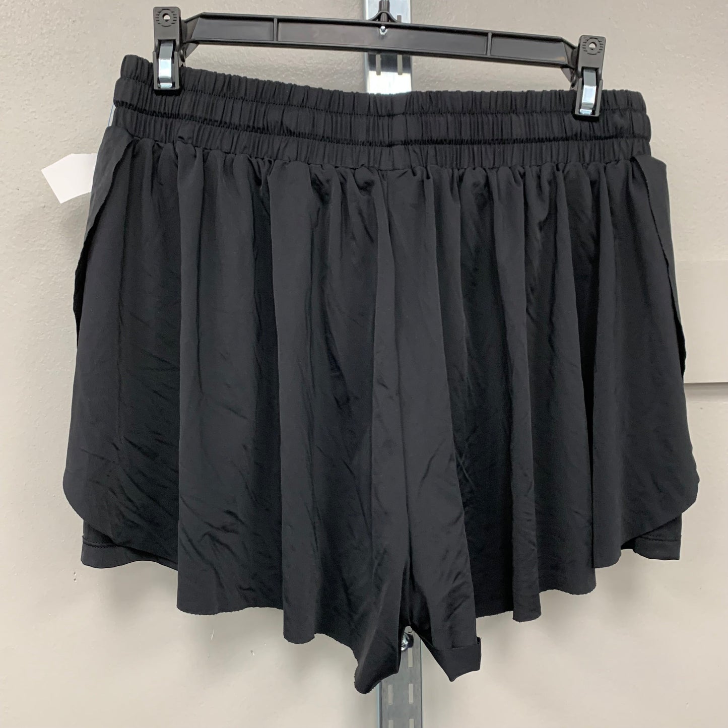 Athletic Shorts By Clothes Mentor In Black, Size: M