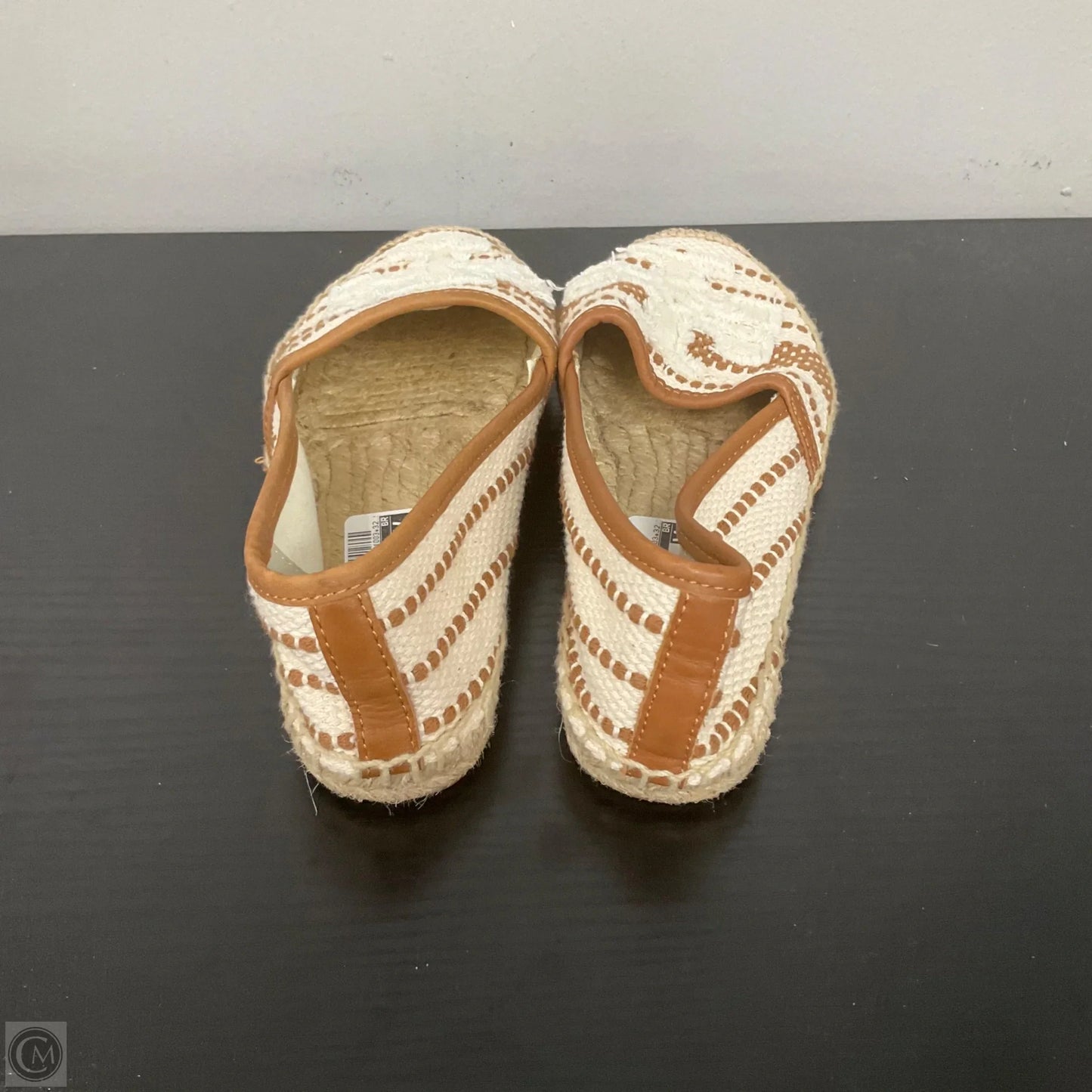 Sandals Designer By Tory Burch In Cream & Tan, Size: 6.5