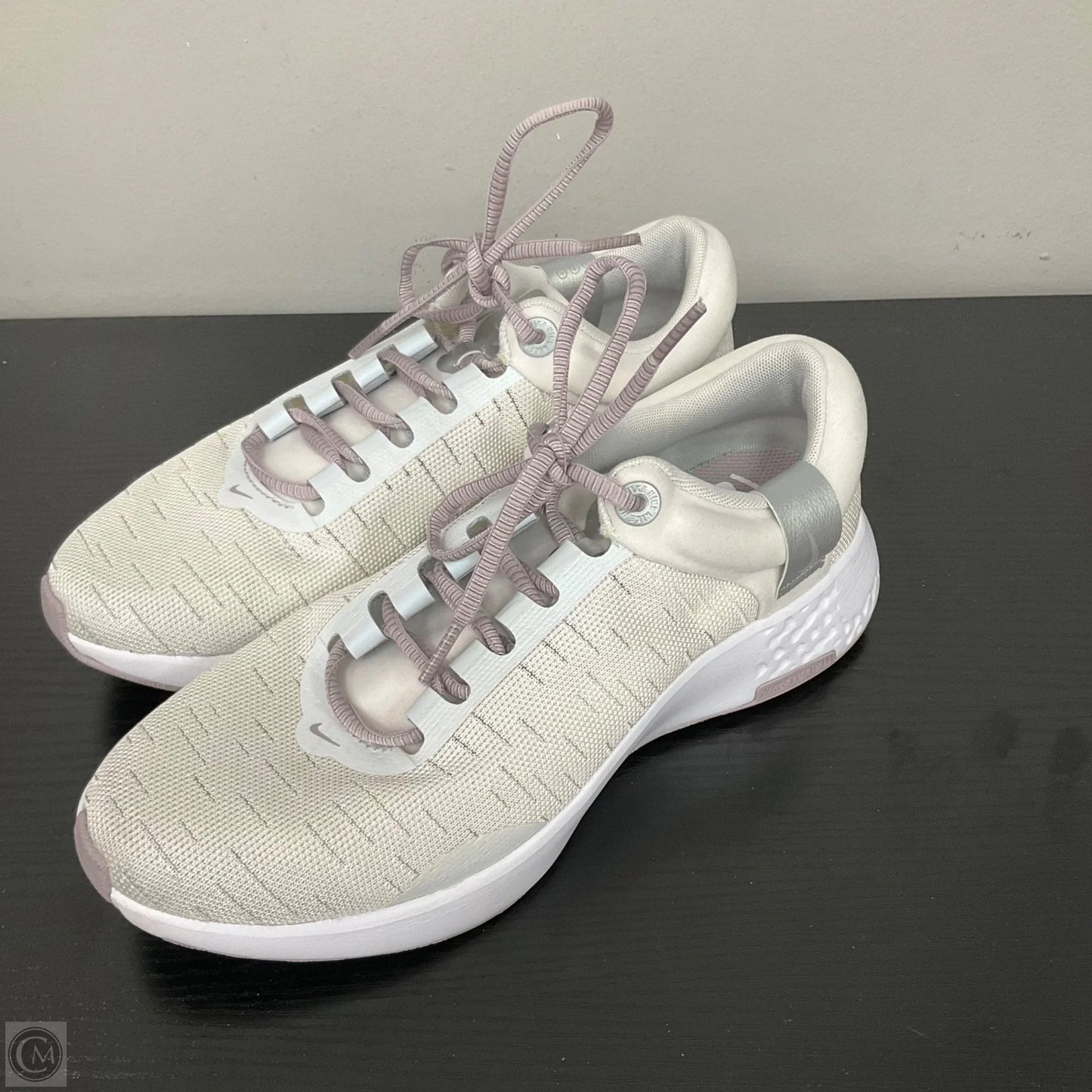 Shoes Athletic By Nike In White, Size: 9
