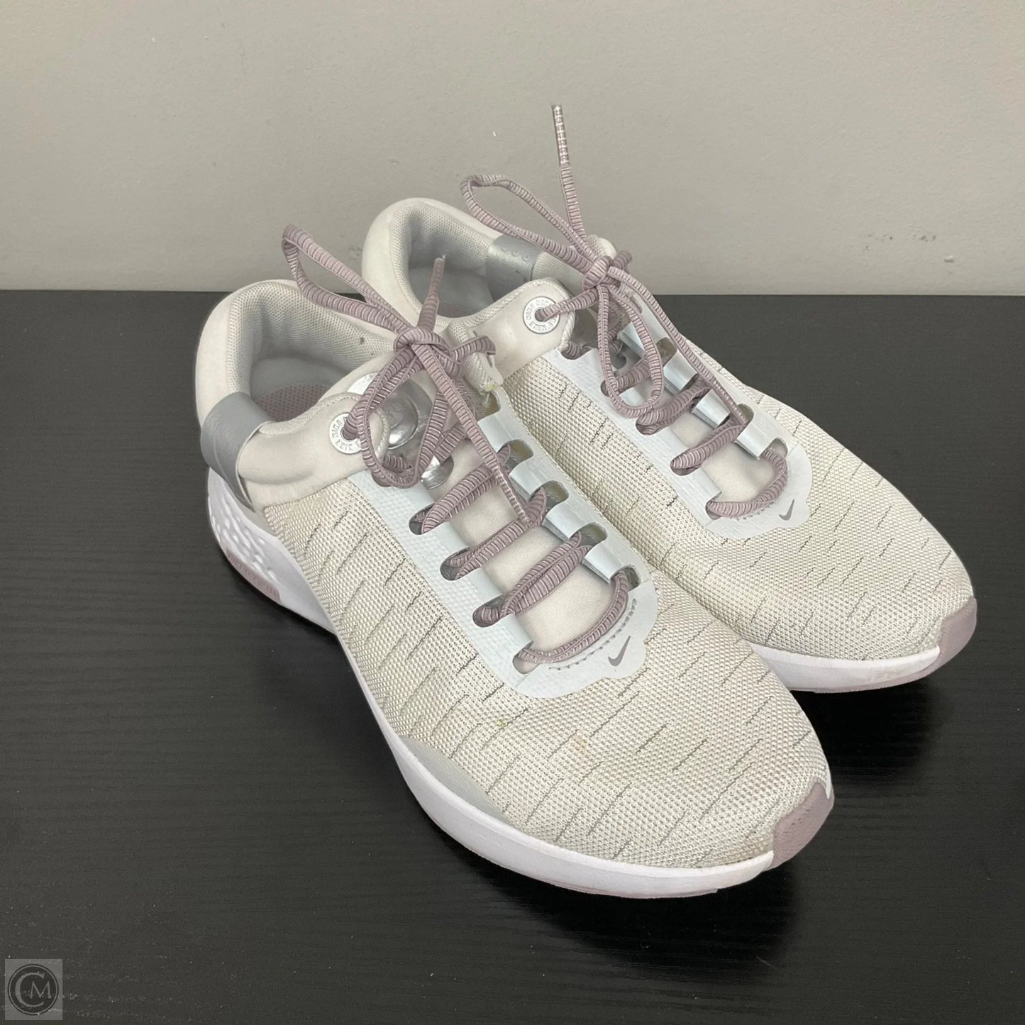 Shoes Athletic By Nike In White, Size: 9