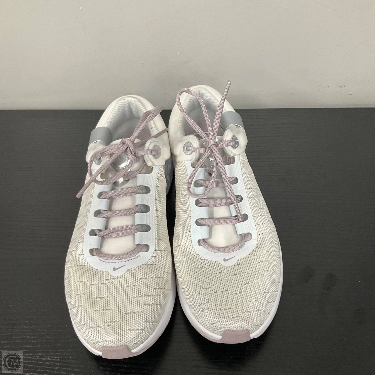 Shoes Athletic By Nike In White, Size: 9