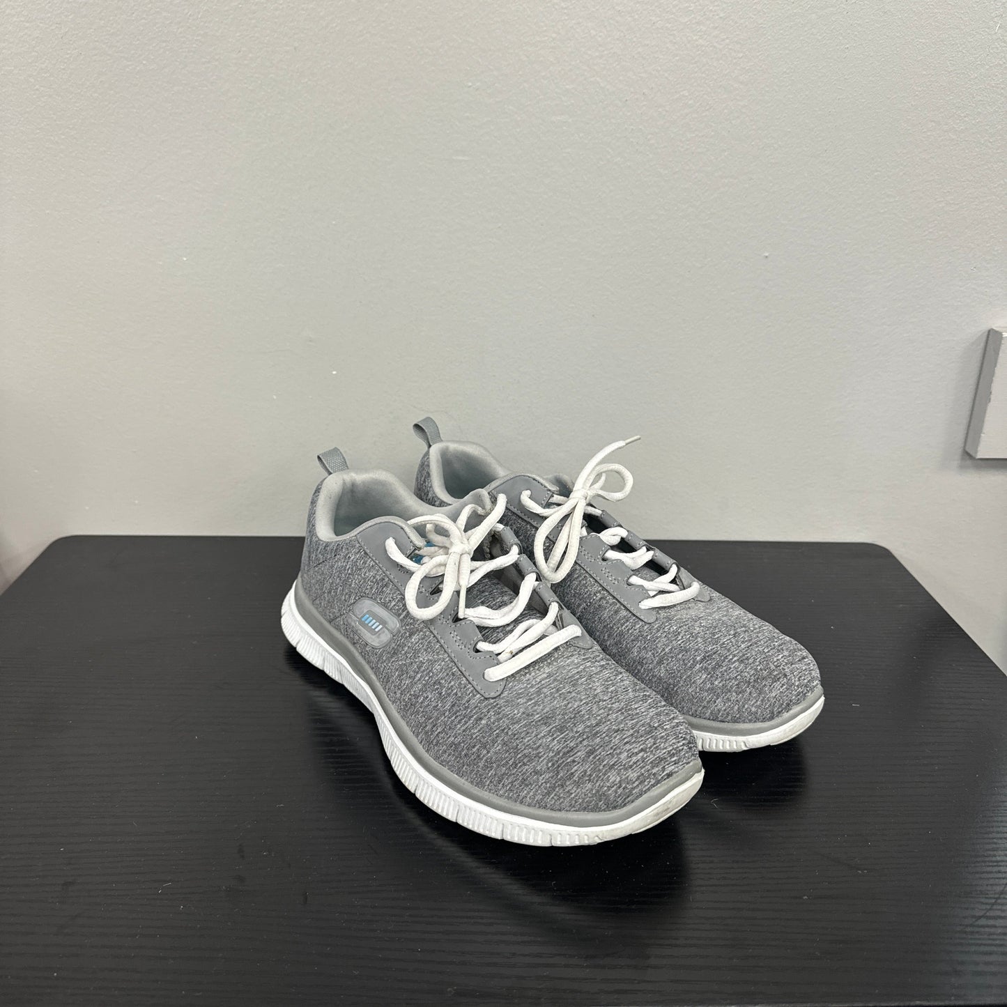 Shoes Athletic By Skechers In Grey, Size: 11