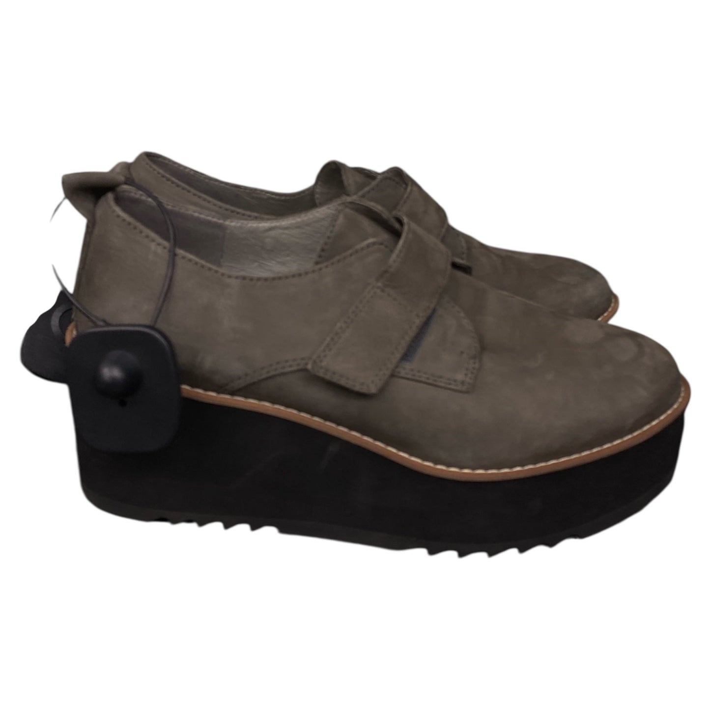 Shoes Designer By Eileen Fisher In Grey, Size:8