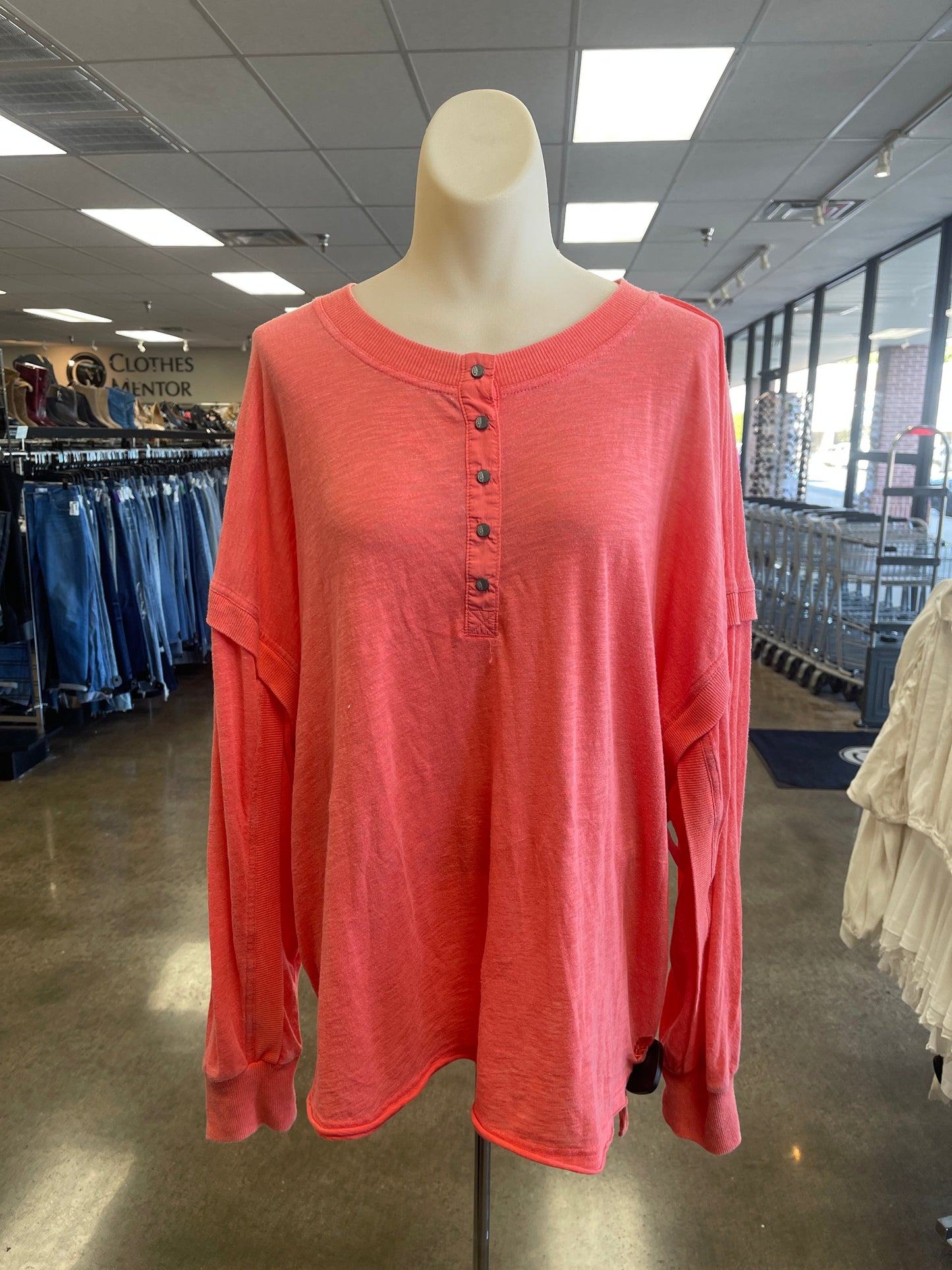 Top Long Sleeve By Free People In Coral, Size: S