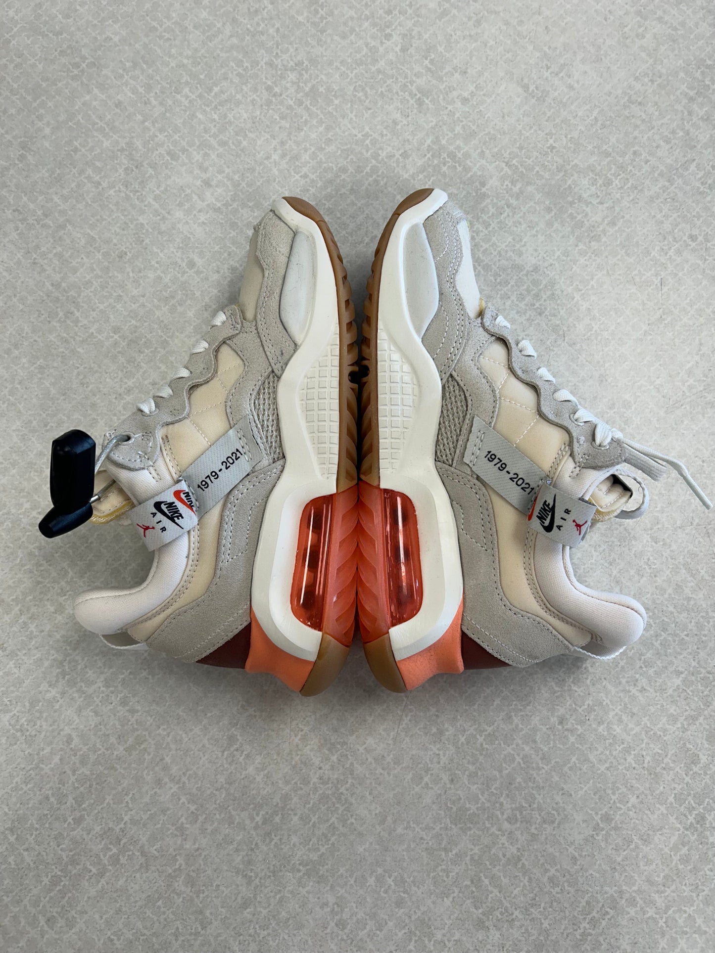 White Shoes Sneakers Jordan, Size 6.5