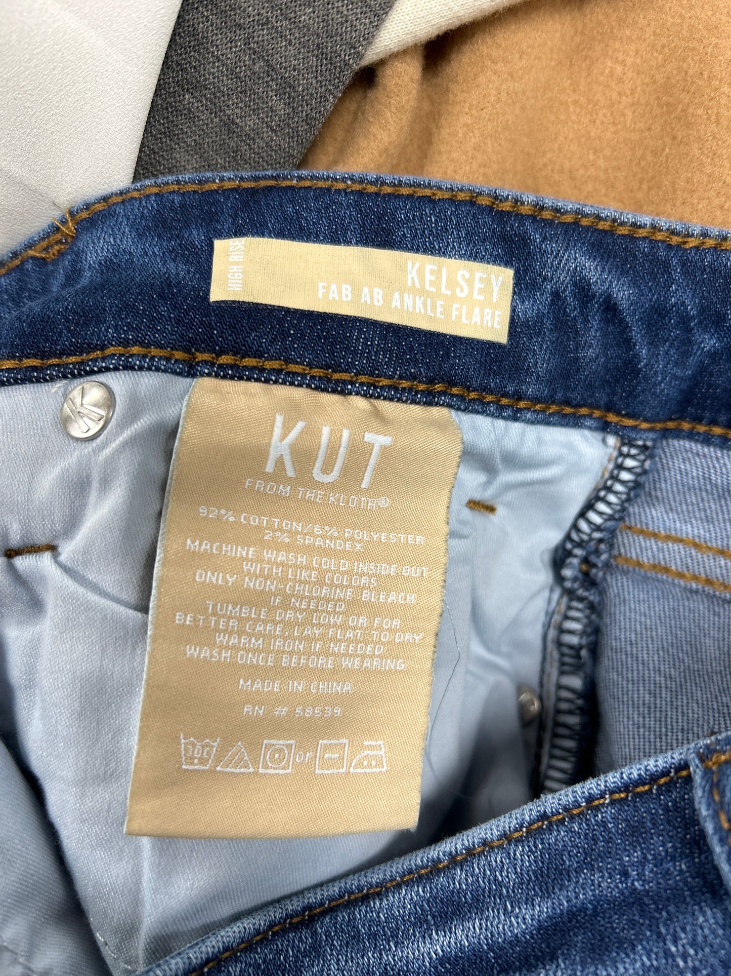 Jeans Boot Cut By Kut In Blue Denim, Size: 4