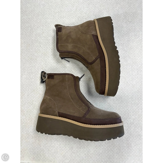 Boots Designer By Ugg In Brown, Size: 8