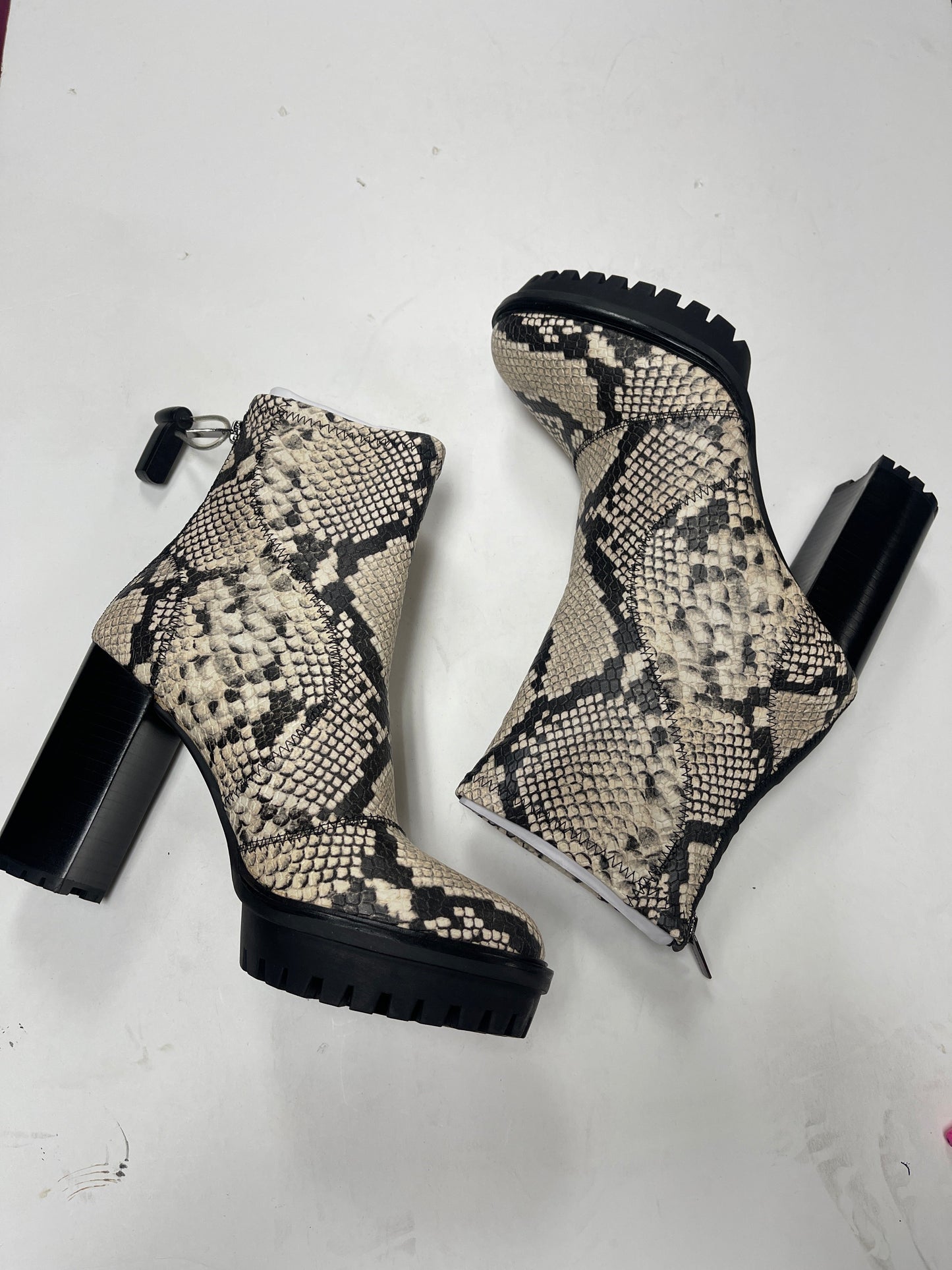 Snakeskin Print Boots Ankle Heels Vince Camuto, Size 9