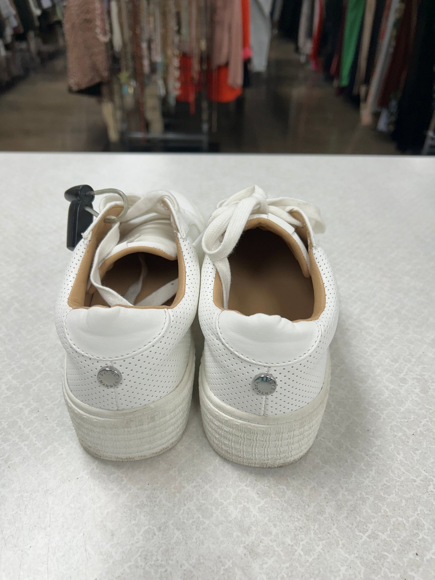 Shoes Sneakers By Steve Madden In White, Size: 8.5