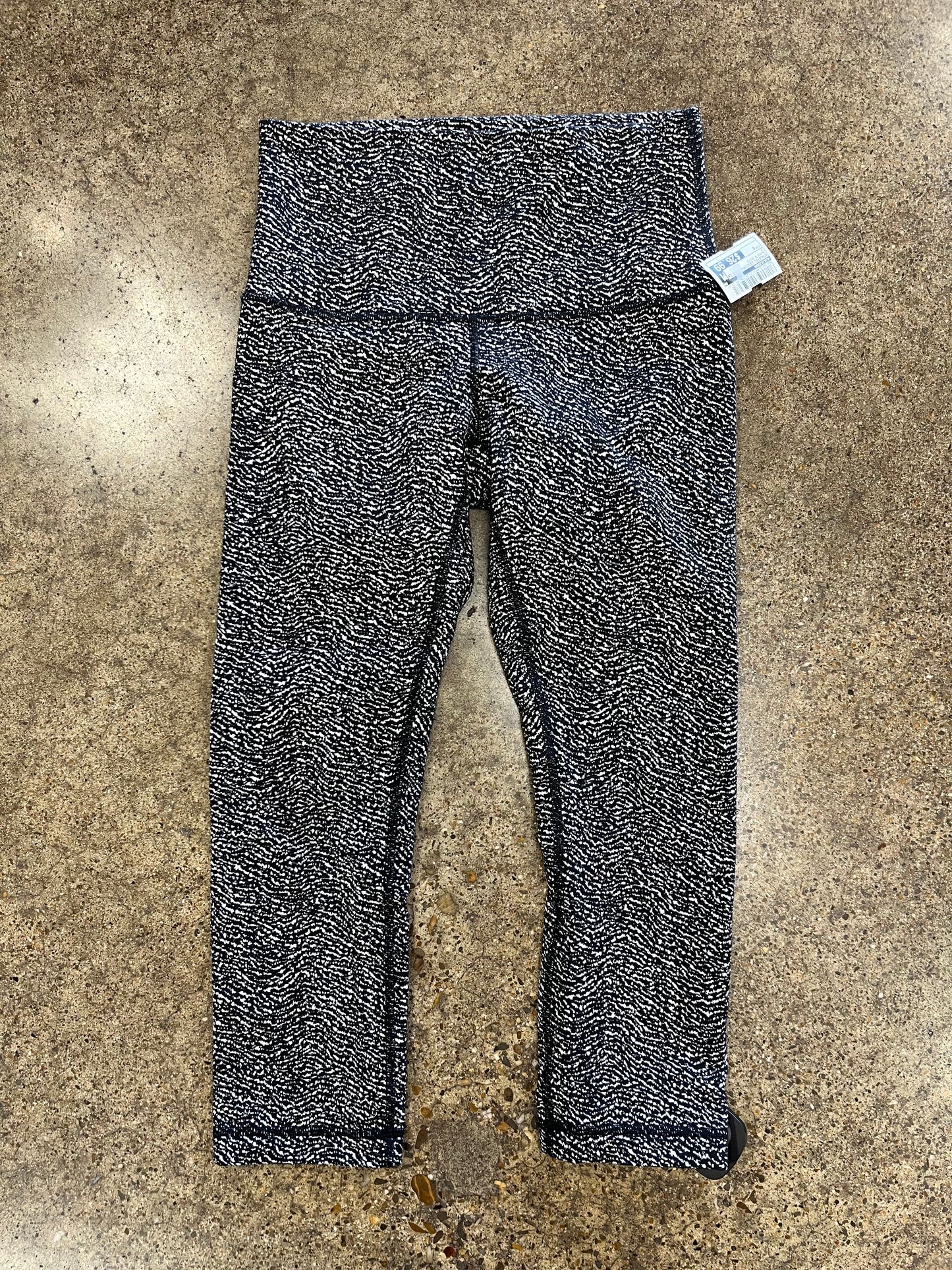 Athletic Leggings Capris By Lululemon In Black & White, Size: 6