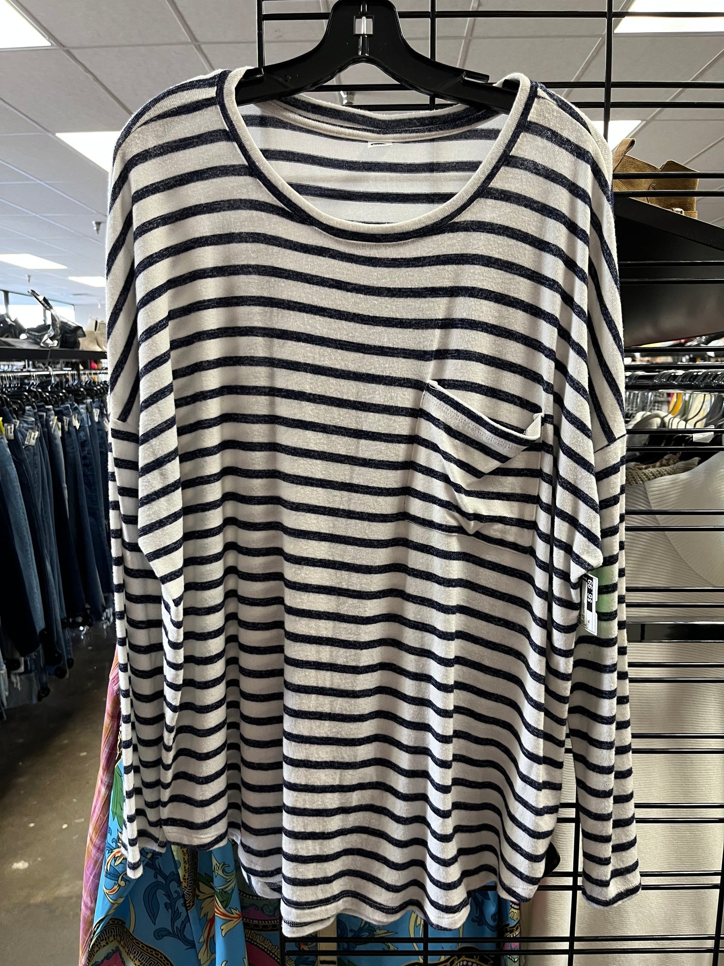 Top Long Sleeve By Old Navy In Striped Pattern, Size: Xl