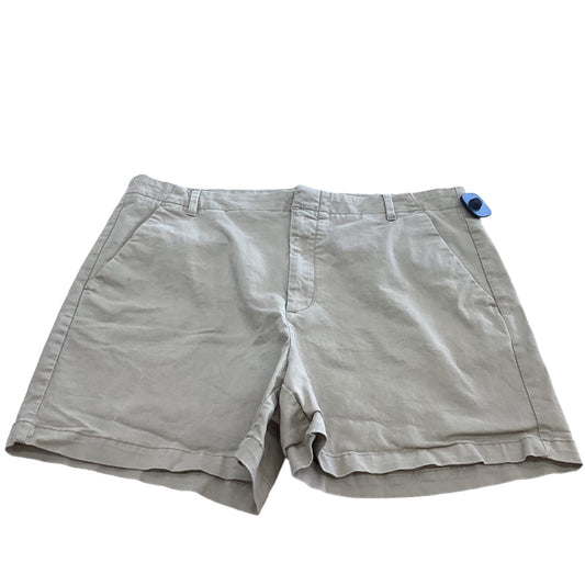 Tan Shorts Banana Republic, Size 16