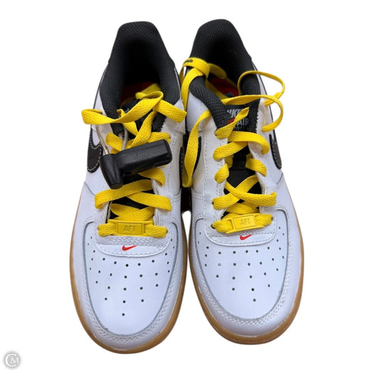 Shoes Athletic By Nike In White, Size: 5