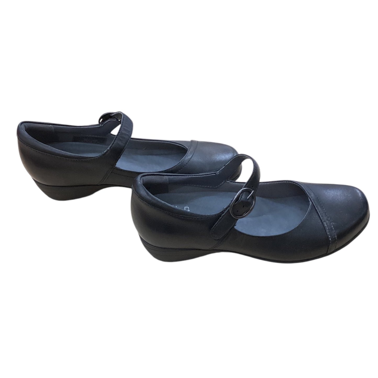 Shoes Flats By Dansko In Black, Size: 6