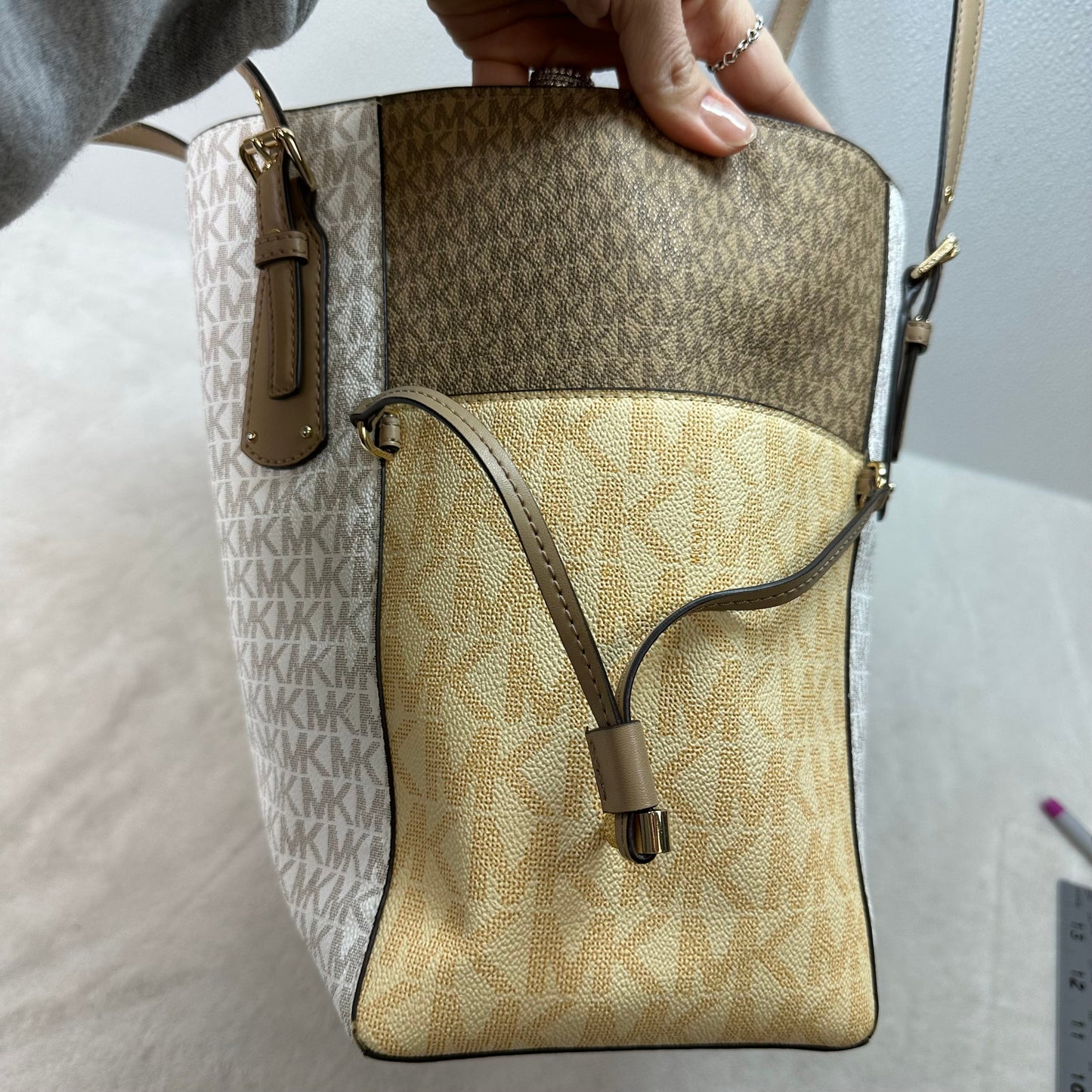 Handbag Designer By Michael Kors, Size: Medium