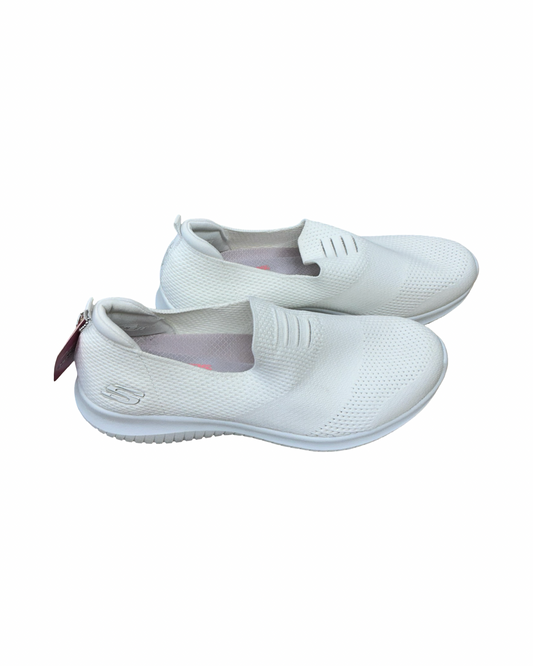 Shoes Sneakers By Skechers In Cream, Size:9.5