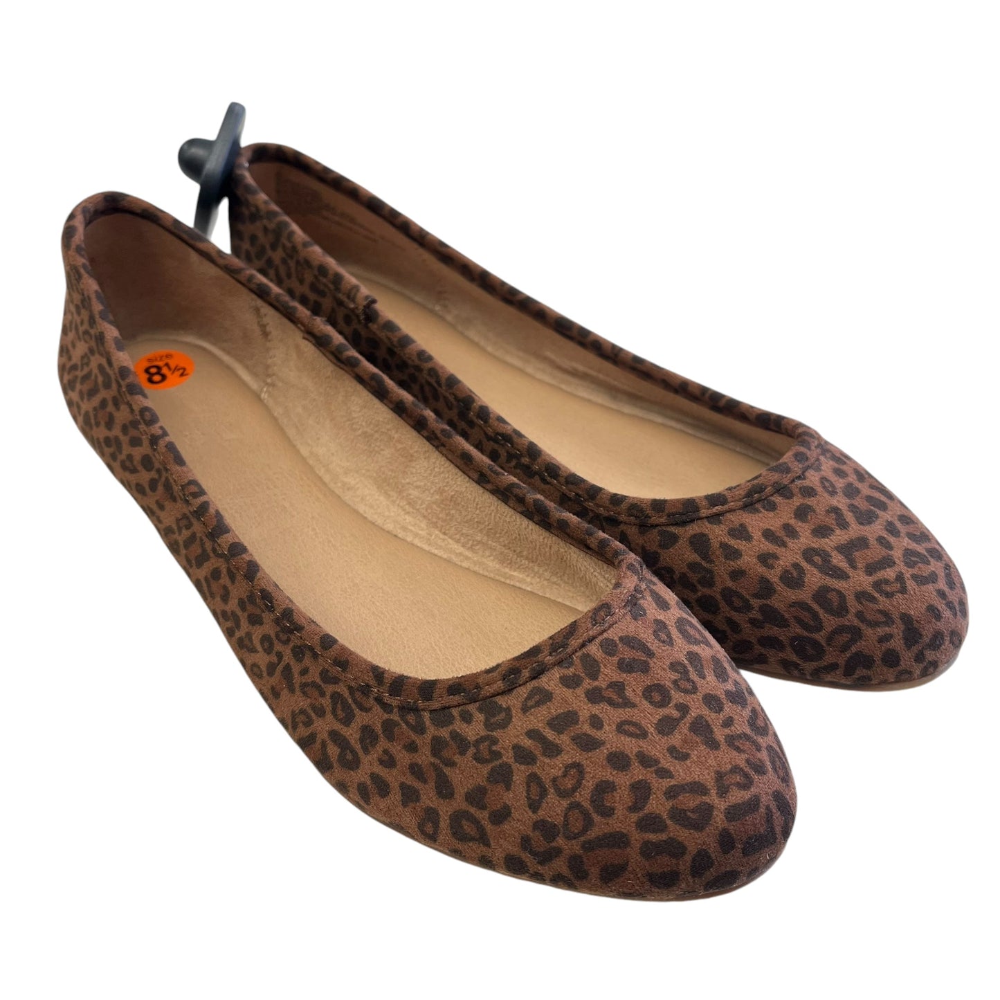 Shoes Flats By Universal Thread In Animal Print, Size: 8.5