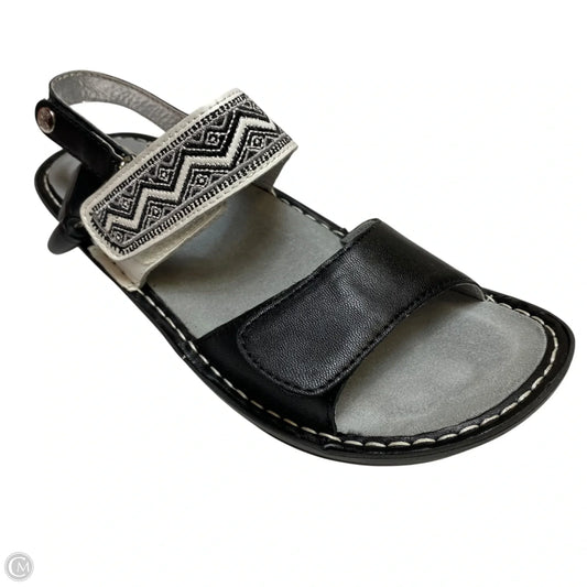 Sandals Flats By Alegria In Black & White, Size: 9