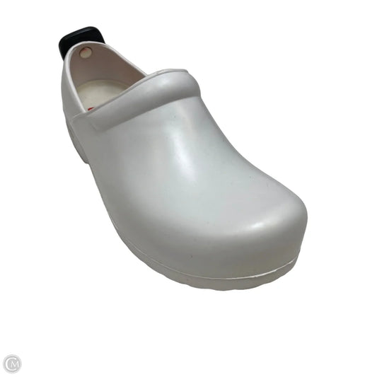 Shoes Flats By Allheart In White, Size: 8