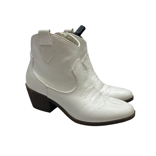 Boots Ankle Heels By Rampage In White, Size: 6.5