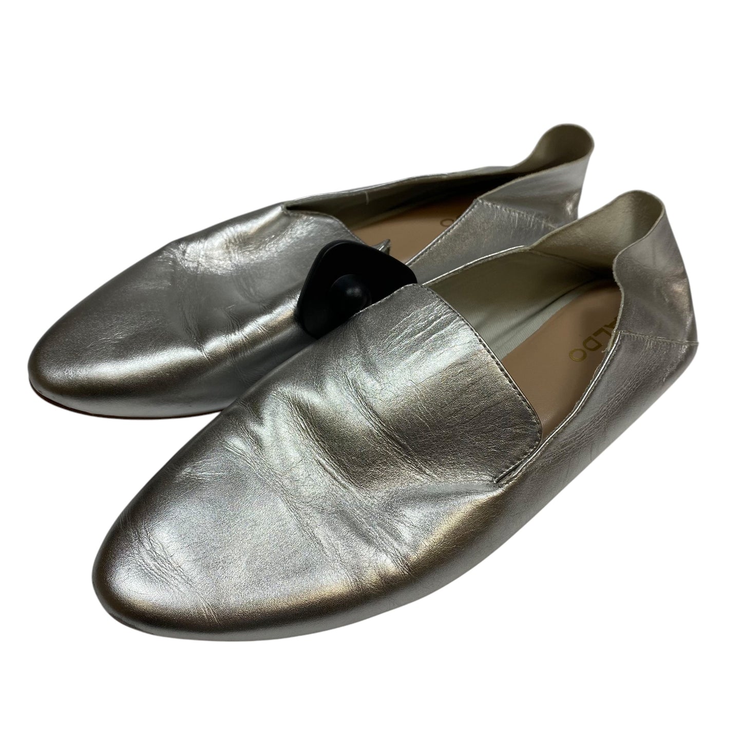 Shoes Flats By Aldo In Silver, Size: 8.5