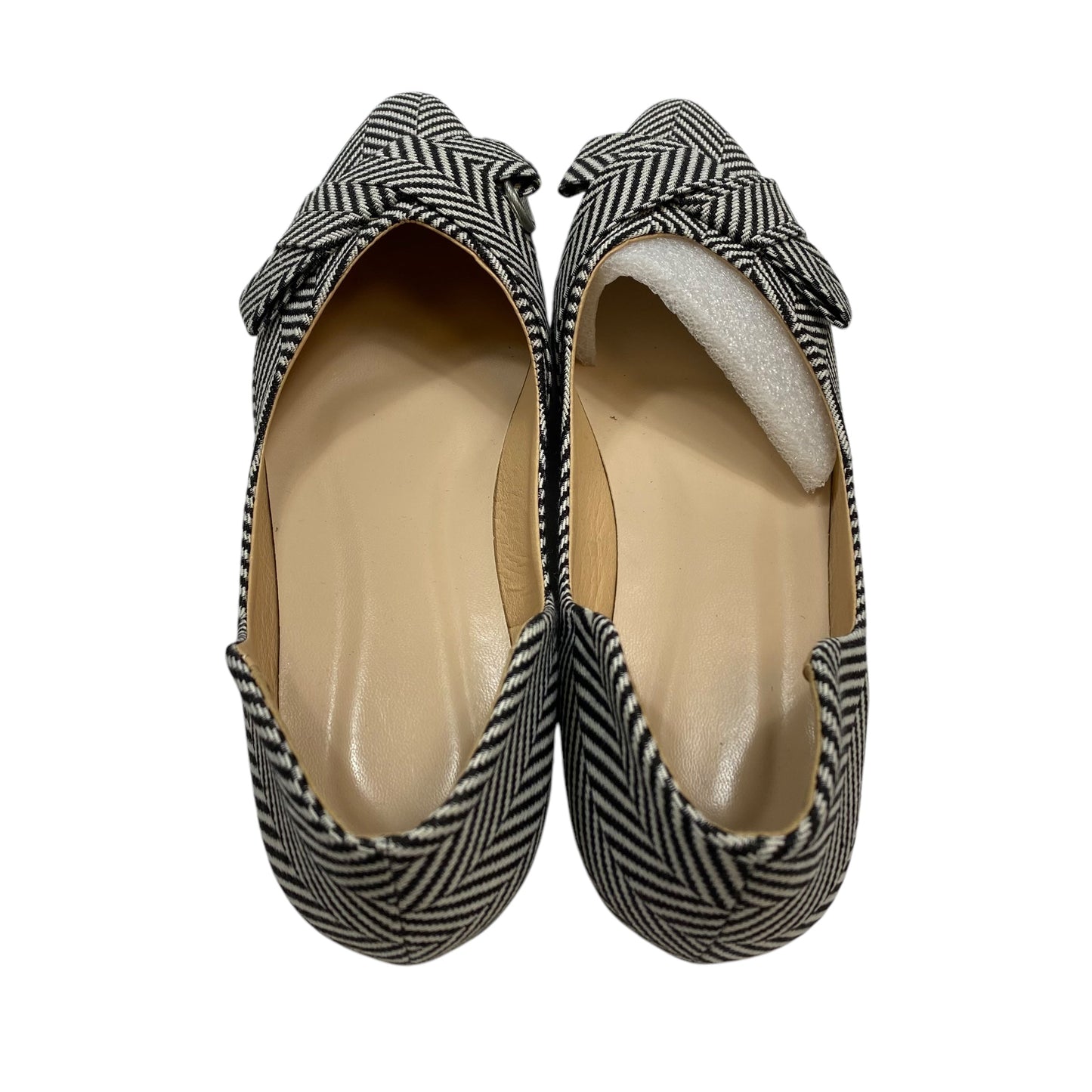 Shoes Flats By Clothes Mentor In Black & White, Size: 9.5