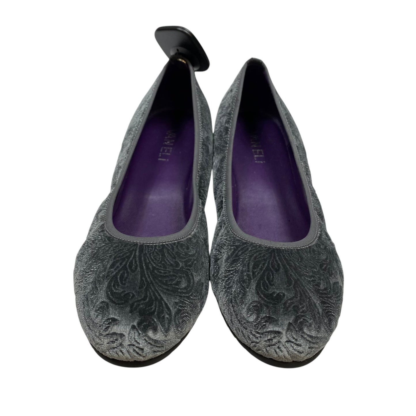 Shoes Flats By Vaneli In Grey, Size: 7.5