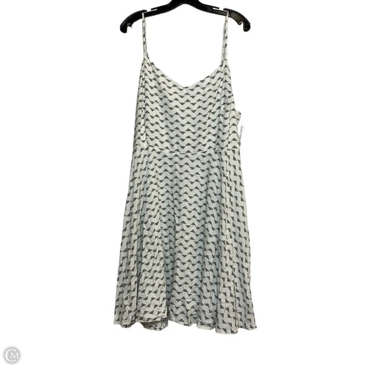 Dress Casual Short By Old Navy In Black & White, Size: Xxl