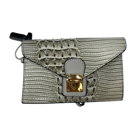 Clutch By Clothes Mentor, Size: Medium